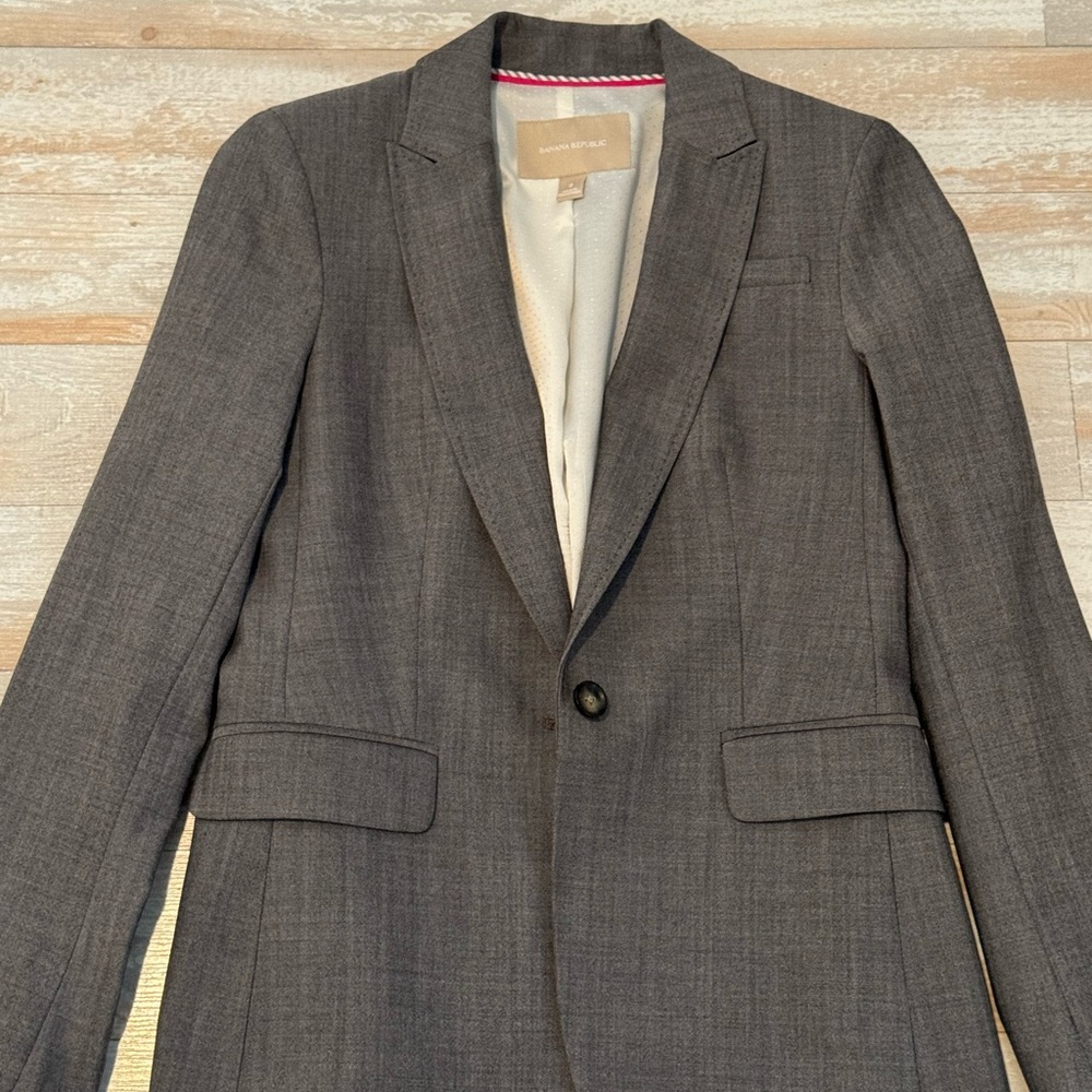 Women’s Banana Republic Blazer Gray